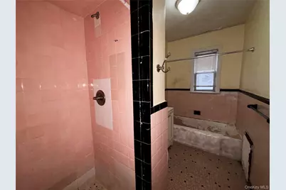 118 Van Cortlandt Avenue W, Bronx, NY 10463 - Photo 8