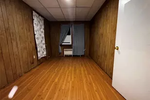 118 Van Cortlandt Ave W, Bronx, NY 10463 - Photo 2