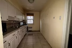 118 Van Cortlandt Ave W, Bronx, NY 10463 - Photo 10