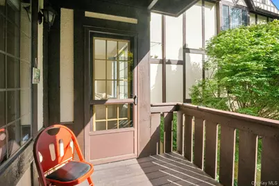 60 Foxwood Drive #2, Pleasantville, NY 10570 - Photo 4