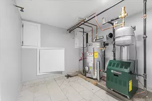 2073 Bathgate Ave, Bronx, NY 10457 - Photo 16