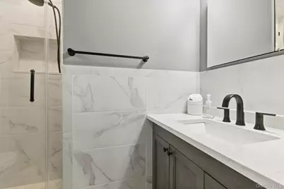 14 Fairway Drive, Great Neck, NY 11020 - Photo 26