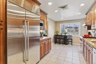 14 Fairway Dr, Great Neck, NY 11020 - Photo 12