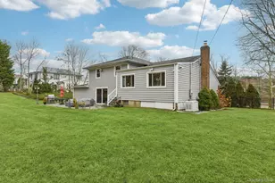 14 Fairway Dr, Great Neck, NY 11020 - Photo 34