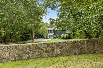 126 Fairview Avenue, Montauk, NY 11954 - Photo 2