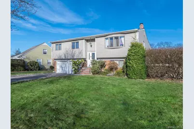 2 Terry Court, Glen Head, NY 11545 - Photo 2