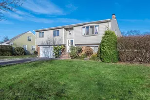 2 Terry Ct, Glen Head, NY 11545 - Photo 2