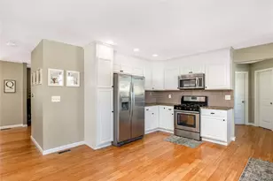 15 Irving Pl, Islip Terrace, NY 11752 - Photo 10