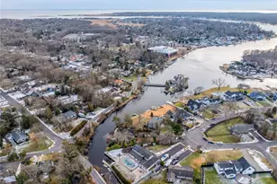 24 Twin River Dr, Oakdale, NY 11769 - Photo 38