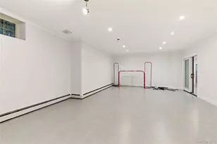 265 Laurel Ln, Syosset, NY 11791 - Photo 40