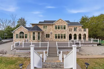 265 Laurel Lane, Syosset, NY 11791 - Photo 44