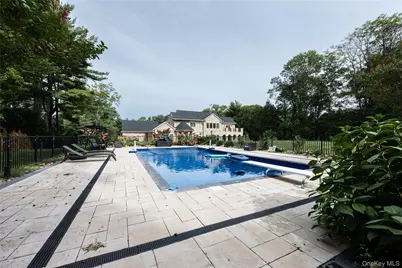 265 Laurel Lane, Syosset, NY 11791 - Photo 48