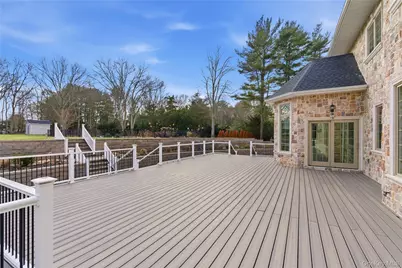 265 Laurel Lane, Syosset, NY 11791 - Photo 42