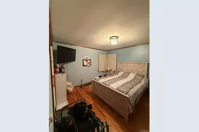 346 Holmes Street, Levittown, NY 11756 - Photo 10