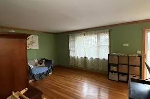 346 Holmes St, Levittown, NY 11756 - Photo 8