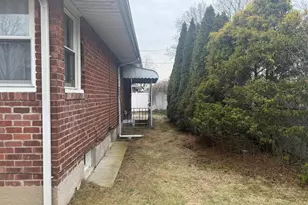 346 Holmes St, Levittown, NY 11756 - Photo 30