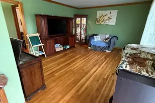 346 Holmes St, Levittown, NY 11756 - Photo 6