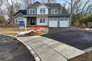 1 Lotto Ct, Lake Grove, NY 11755 - Photo 2