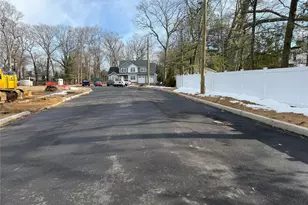 1 Lotto Ct, Lake Grove, NY 11755 - Photo 4