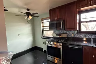 40 Terrace Cir, Great Neck, NY 11021 - Photo 6