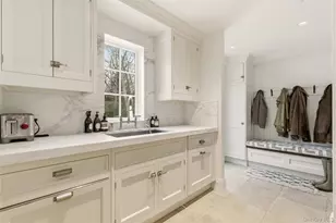 1347 Chicken Valley Rd, Upper Brookville, NY 11771 - Photo 30