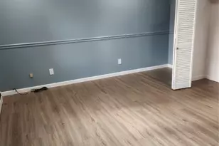 154 Fallwood Pkwy, Farmingdale, NY 11735 - Photo 8