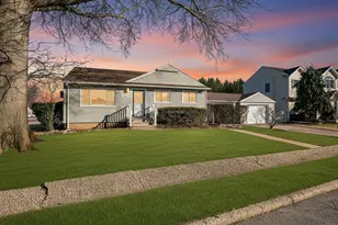 1433 Bowers Dr, Seaford, NY 11783 - Photo 2