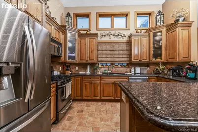 8611 165th Avenue, Howard Beach, NY 11414 - Photo 4