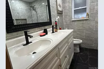 17 Molyneaux Road, Valley Stream, NY 11580 - Photo 14