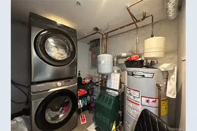 17 Molyneaux Road, Valley Stream, NY 11580 - Photo 30