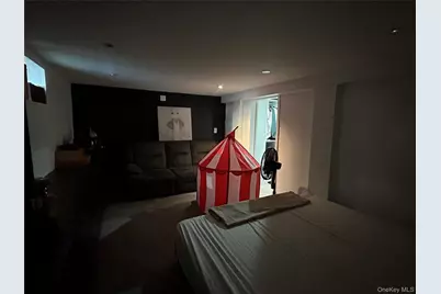 17 Molyneaux Road, Valley Stream, NY 11580 - Photo 26