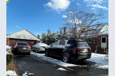 17 Molyneaux Road, Valley Stream, NY 11580 - Photo 34