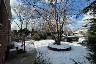 17 Molyneaux Rd, Valley Stream, NY 11580 - Photo 32