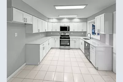 7 Carnaby Avenue, Coram, NY 11727 - Photo 4