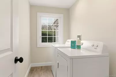 16 Soundview Road, Huntington, NY 11743 - Photo 24