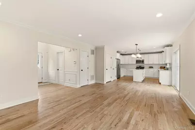 16 Soundview Road, Huntington, NY 11743 - Photo 10