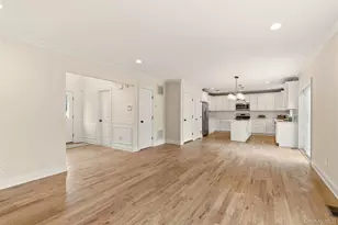 16 Soundview Rd, Huntington, NY 11743 - Photo 10