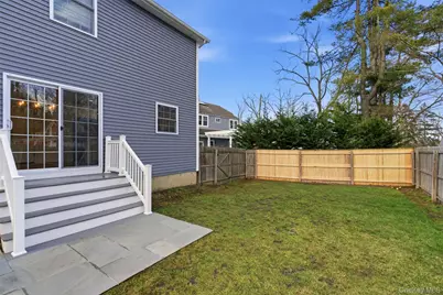 16 Soundview Road, Huntington, NY 11743 - Photo 30