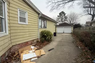 225 Church St, Freeport, NY 11520 - Photo 6