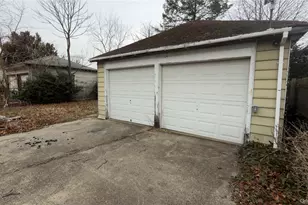 225 Church St, Freeport, NY 11520 - Photo 8