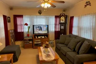 1661 Old Country Rd, Riverhead, NY 11901 - Photo 10