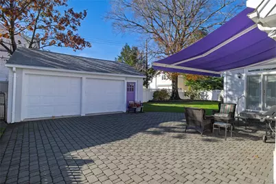 166 Princeton Road, Rockville Centre, NY 11570 - Photo 34