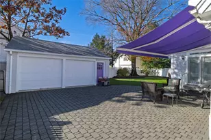 166 Princeton Rd, Rockville Centre, NY 11570 - Photo 34