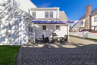 166 Princeton Road, Rockville Centre, NY 11570 - Photo 36