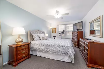 3 Birchwood Court #2J, Mineola, NY 11501 - Photo 10