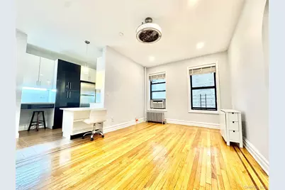 225 Bennett Avenue #4L, New York, NY 10040 - Photo 2
