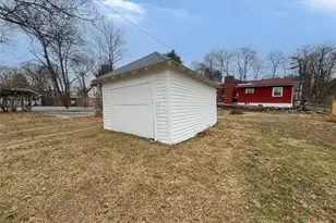 44 S Grand Ave, Poughkeepsie, NY 12603 - Photo 12