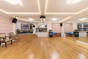 101 Wheatley Rd, Old Westbury, NY 11568 - Photo 40