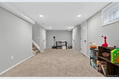 18 Canterbury Lane, Nesconset, NY 11767 - Photo 28