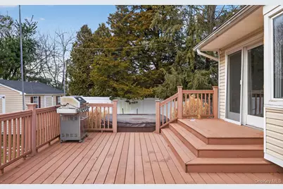 18 Canterbury Lane, Nesconset, NY 11767 - Photo 32